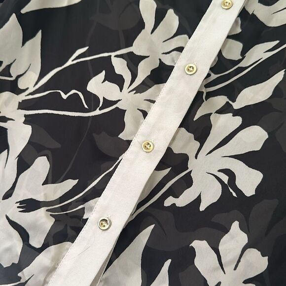 Zara black and white floral mesh button up blouse - Picture 2 of 3